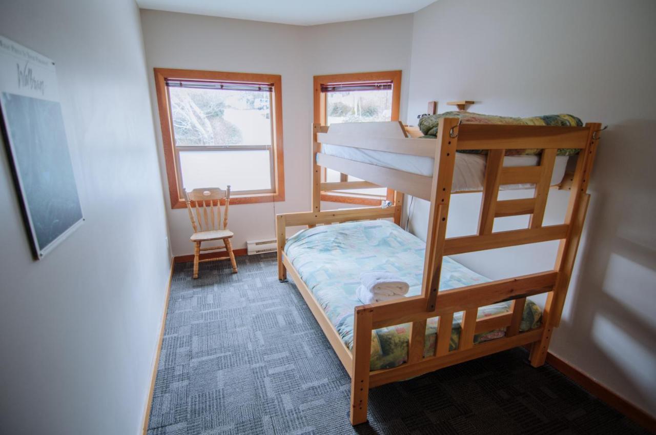 Whalers Guesthouse Тофіно Екстер'єр фото